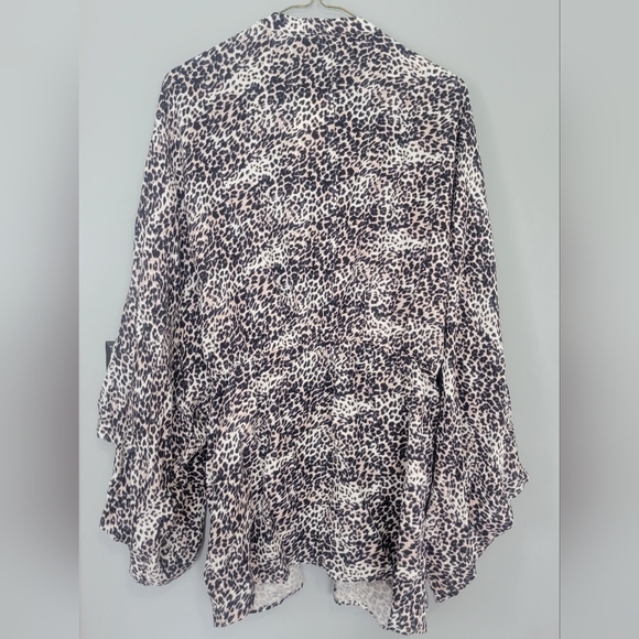 Sim & Sam Leopard Cardigan Shrug 🐆 - Picture 2 of 6